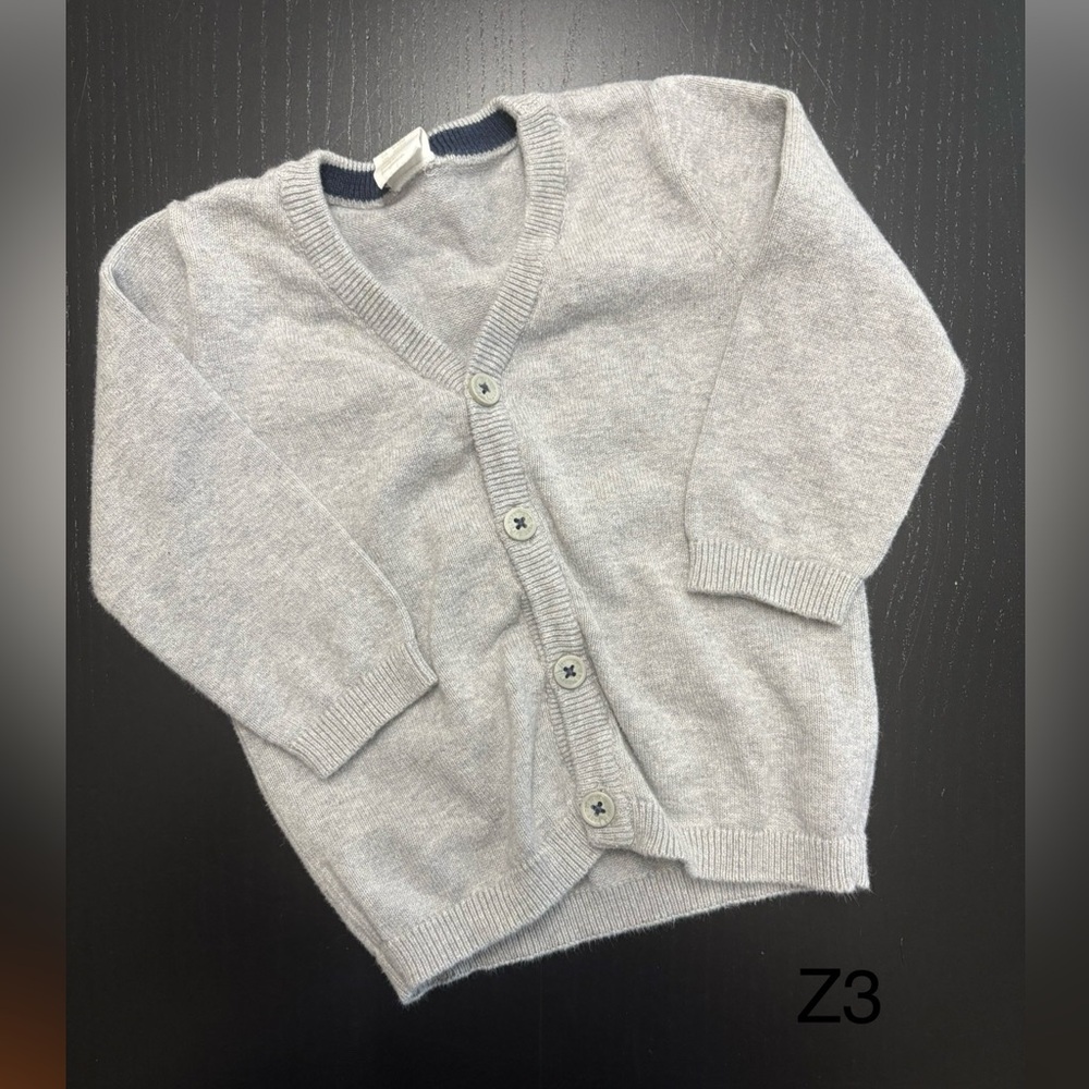 ⭐️2/$8.00⭐️ H&M 9-12m Grey Button Up Cardigan